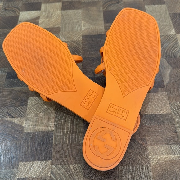 Gucci Bold Orange Logo Rubber Slides - Picture 3 of 7